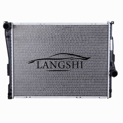 ভালো দাম 1999-2005 BMW E46 Z4 E85 323 Ci ইঞ্জিনের জন্য অ্যালুমিনিয়াম রেডিয়েটর কুলিং সিস্টেম অনলাইন
